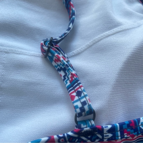 New UPF 50+ Adjustable Strap Removable Pads Aztec Print Swim Top Size Small - Picture 4 of 10